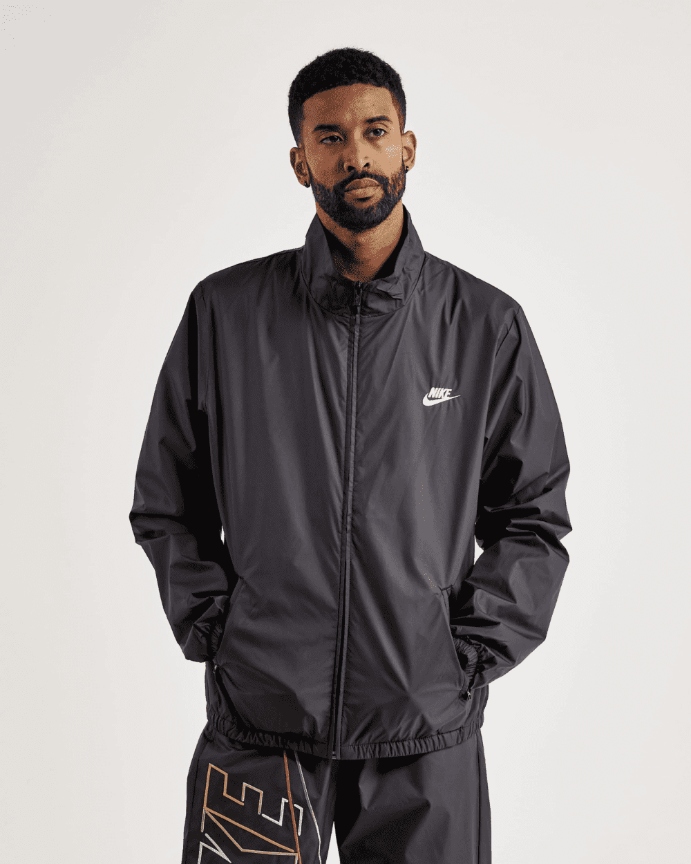 Куртка (вітровка) чоловіча Nike Club Woven Jacket DX0672-010 весна-осінь чорна